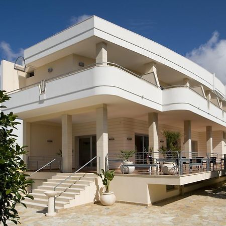 Hotel Residenza Del Mare Sant Isidoro  Esterno foto