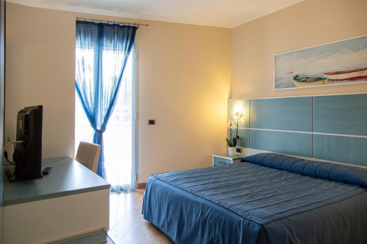 Hotel Residenza Del Mare Sant Isidoro  Esterno foto