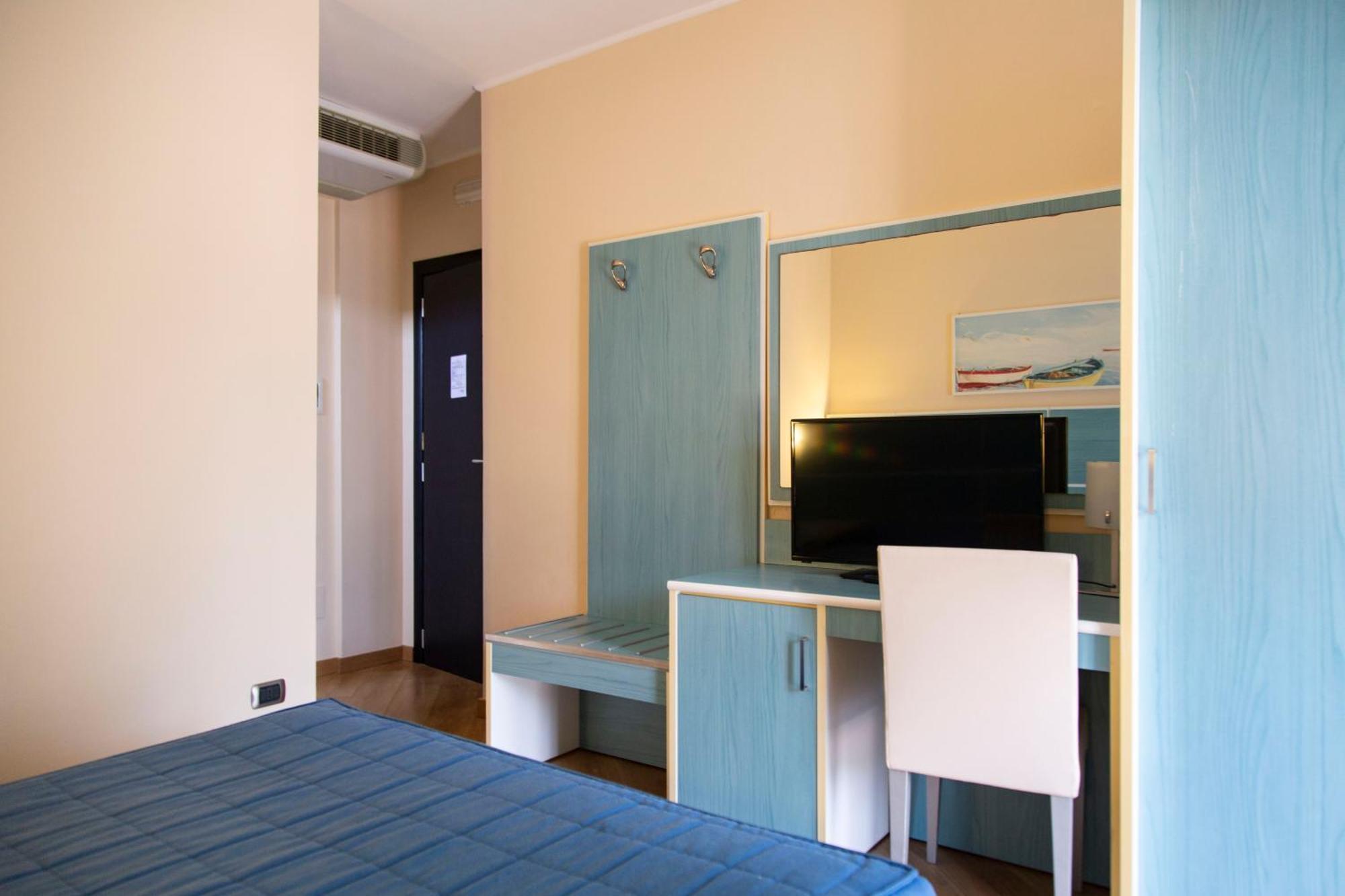 Hotel Residenza Del Mare Sant Isidoro  Camera foto