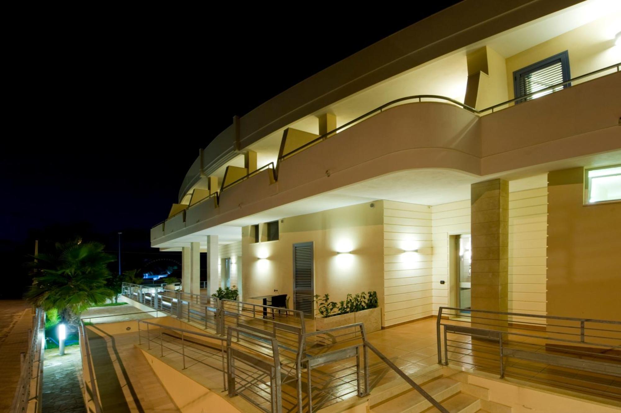 Hotel Residenza Del Mare Sant Isidoro  Esterno foto